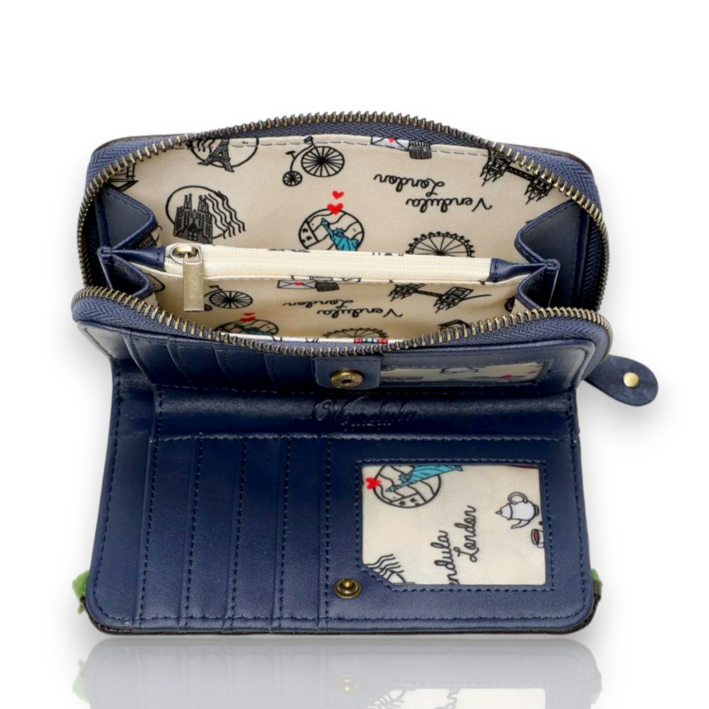 Cartera con Cremallera Alrededor The Old Post Office - Navy Edition, de Vendula London, abierta y venta en Maldita Rita