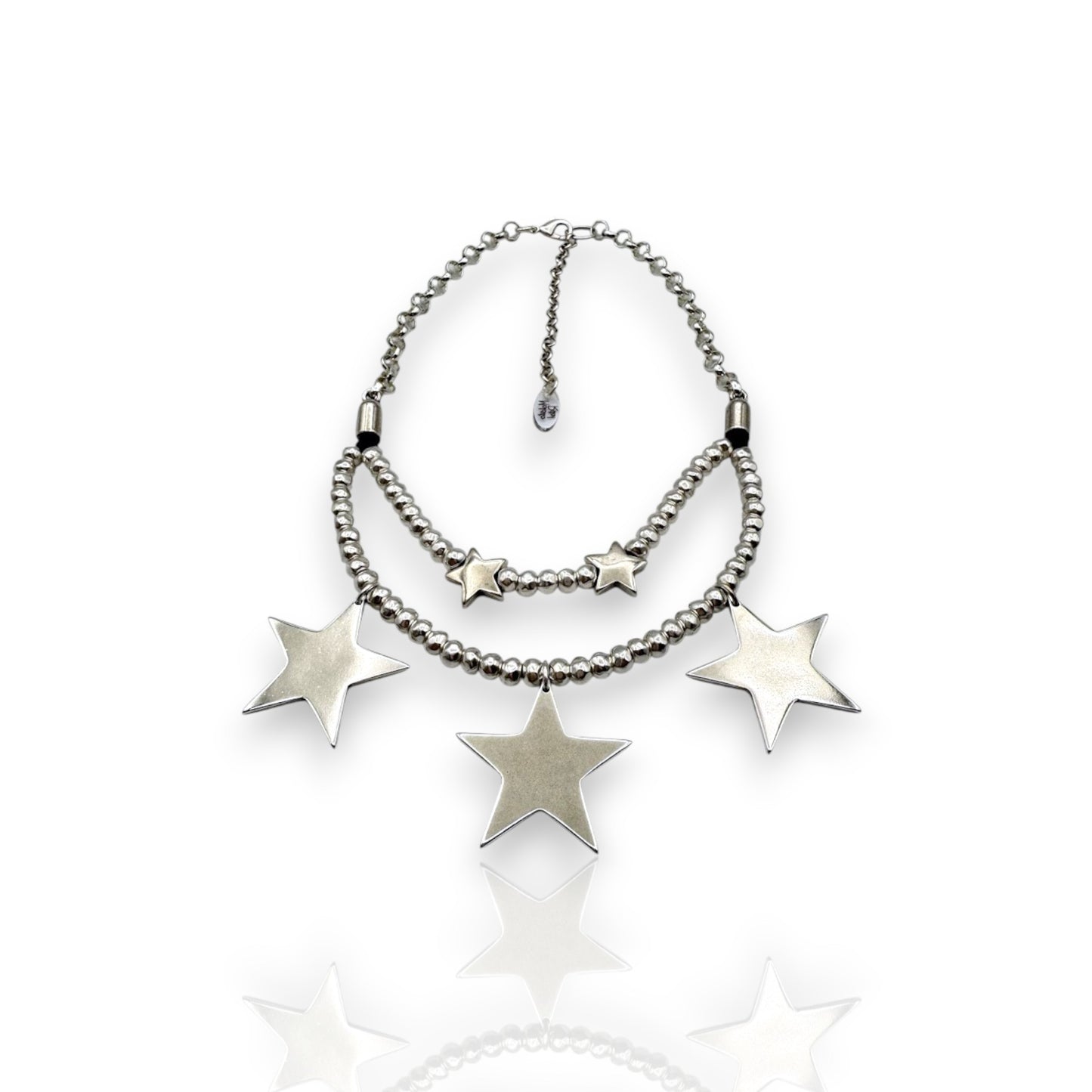 Collar Black Star diseño exclusivo de Maldita Rita, vista desde frente