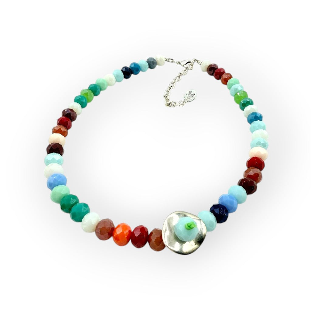Collar corto Lunática con cristal checo en tonos azules y rojos, de Maldita Rita bisutería