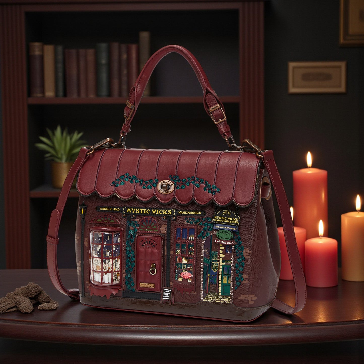 MYSTIC WICKS CANDLE AND WANDMAKERS GRACE BAG, de Vendula London, venta en Maldita Rita. Lateral