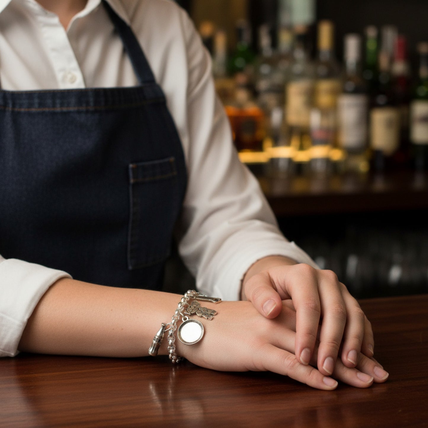 Pulsera Camarera de Maldita Rita, profesionales hostelería, modelo camarera