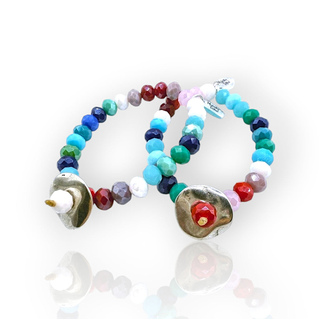 Pulseras elásticas de cristal en tonos azules y rojos de Maldita Rita, dos pulseras
