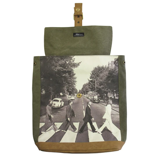 Mochila Abbey Road deThe Beatles de venta enMaldita Rita. Abierta