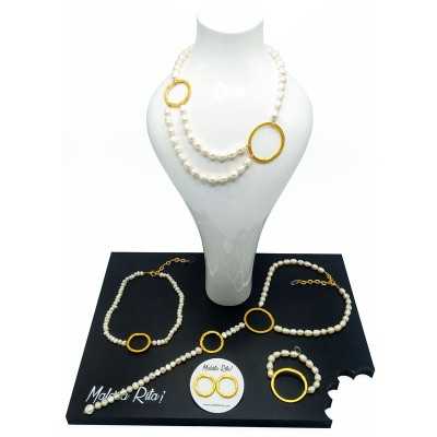 colección completa lúa de maldita rita en perla cultivada y fornituras oro mate