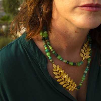 Collar y gargantilla Poison Ivy en tonos verdes y oro mate, de Maldita Rita