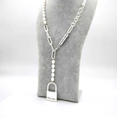 Collar Candado Rita Plata, mezcla de cadenas con perlas naturales con un colgante de candado