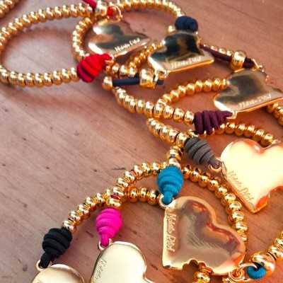 Colores de la pulsera elástica dorada Corazón Mordido de la marca Maldita Rita, detalle