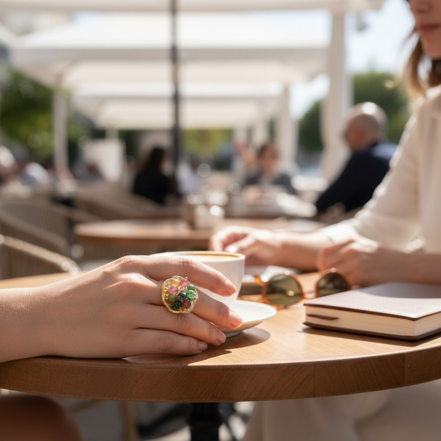 Anillo Lunática oro de Maldita Rita, anillo con piedras naturales en modelo