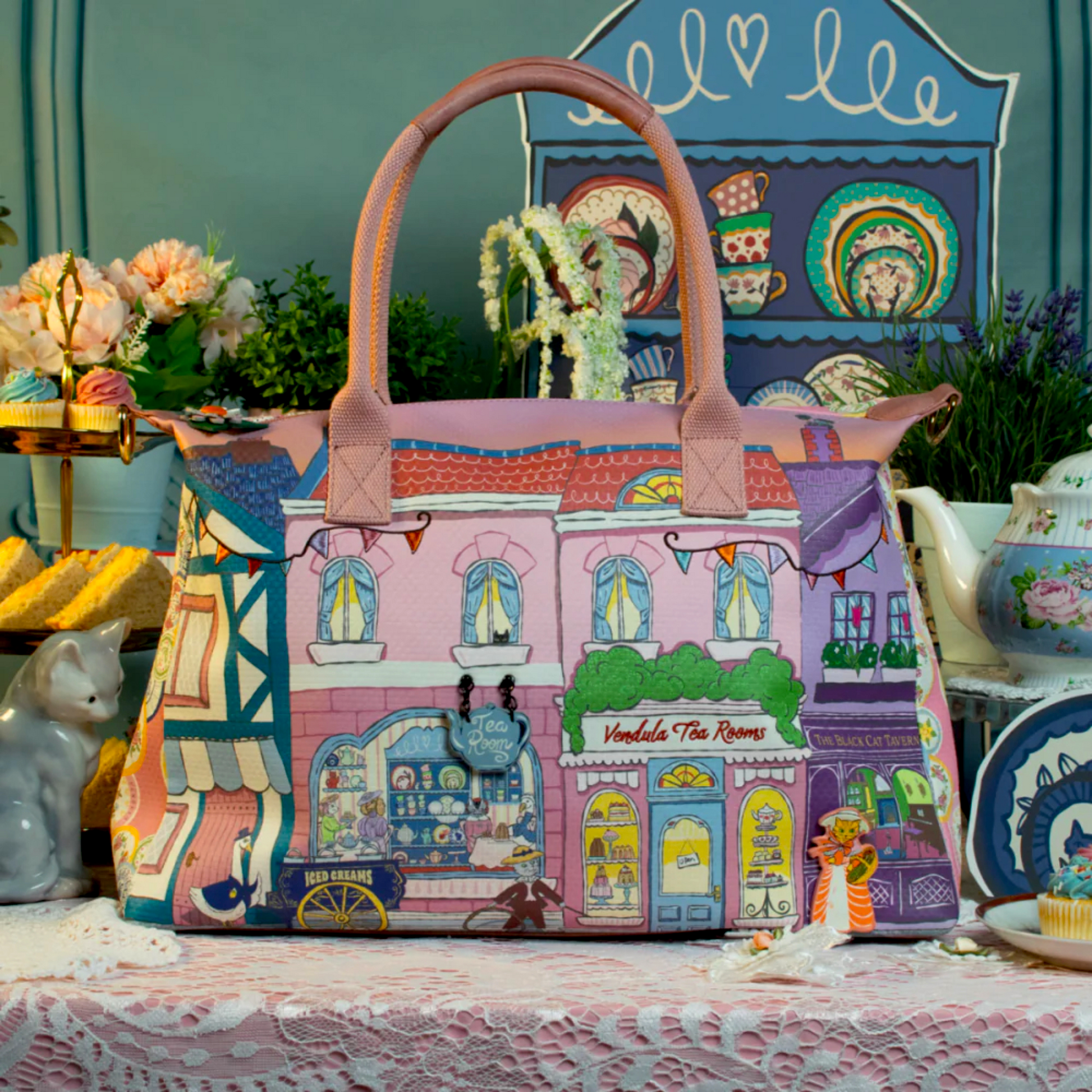 Bolso fin de semana Vicoria tea room de Vendula London, venta en Maldita Rita. En escenario 