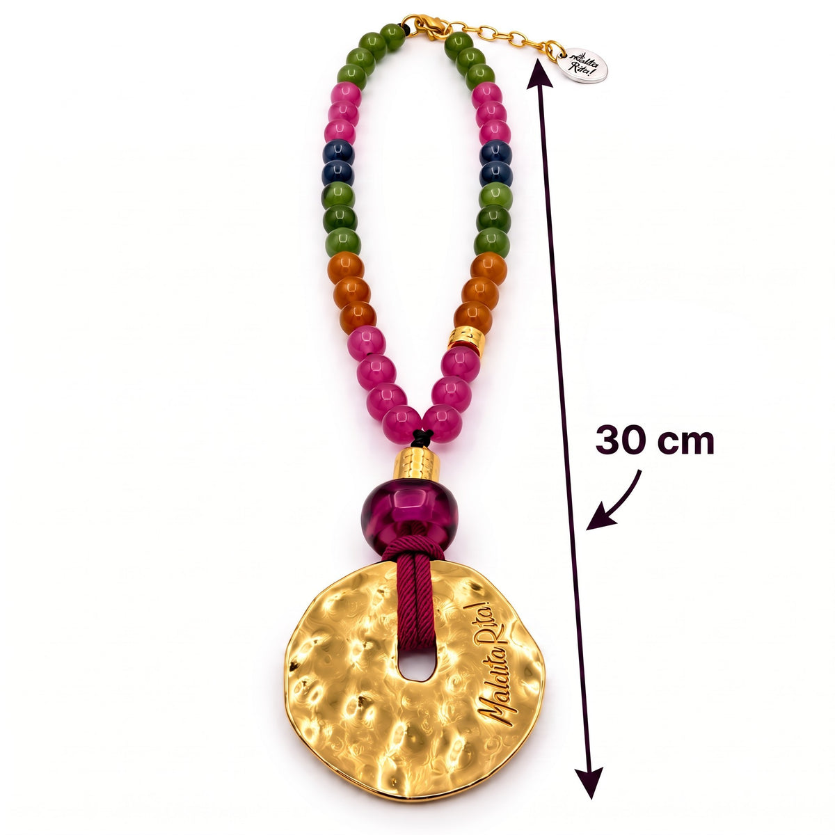 Collar de piedras naturales y medallón con baño de oro corto, colección Lunática de Maldita Rita Joyería. Longitud del collar.