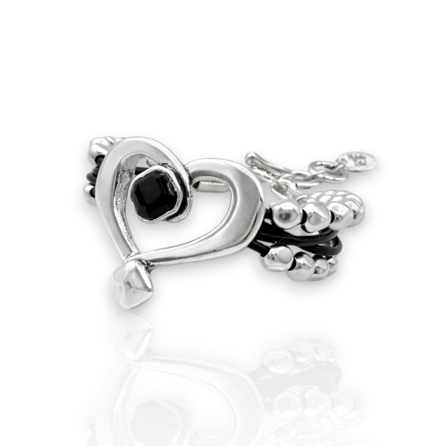 Pulsera Tesoro negra con un corazón y cristal de Swarovski negro de la marca Maldita Rita, vista lateral. 