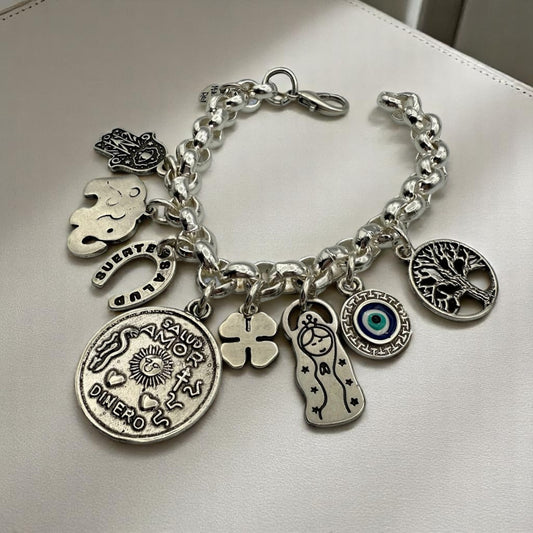 Pulsera plata con amuletos de la suerte de Maldita Rita