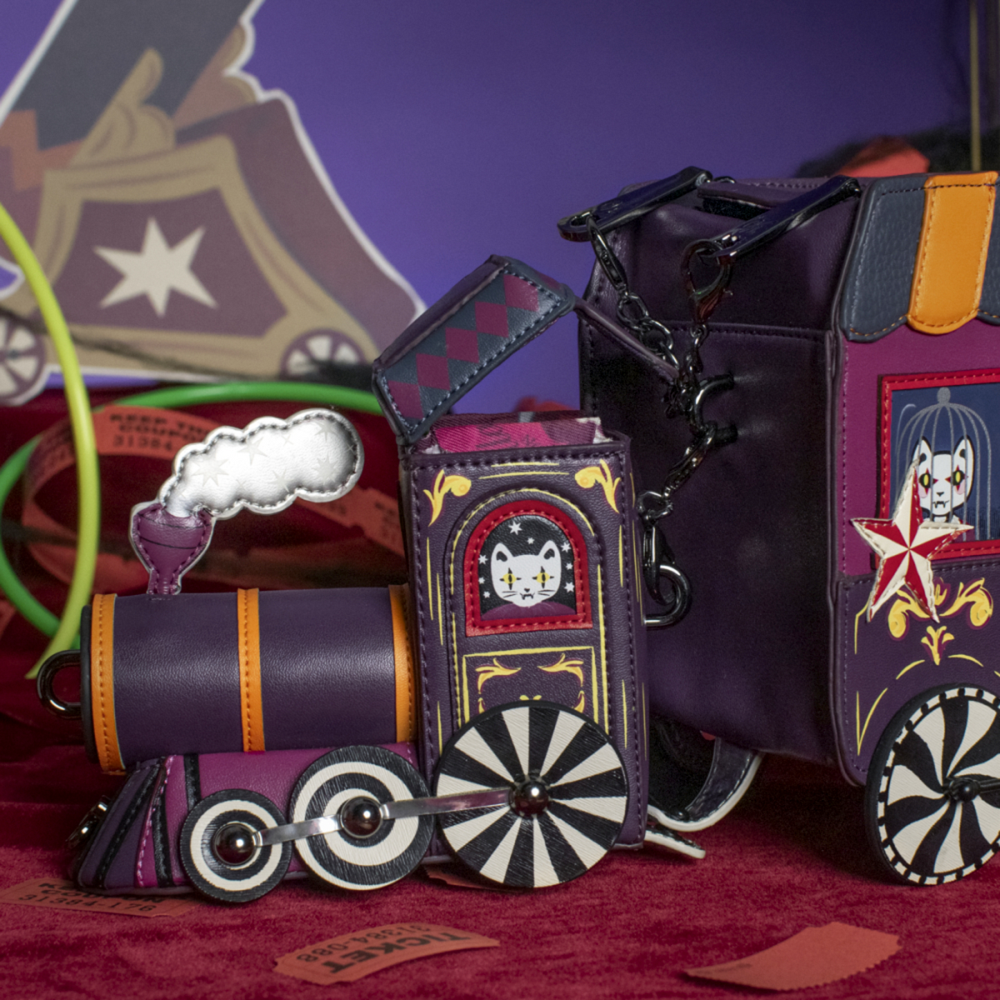 Bolso Tren Skelecat´s travelling Ghost Circus de Vendula London, venta en Maldita Rita, detalle locomotora.