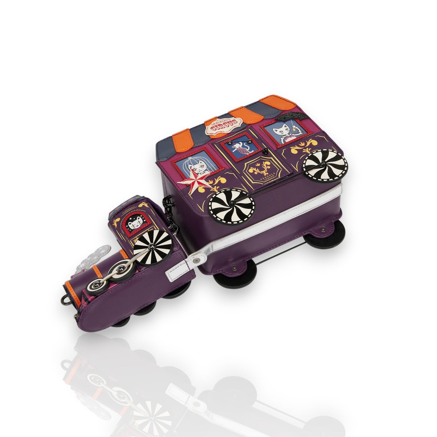 Bolso Tren Skelecat´s travelling Ghost Circus de Vendula London, venta en Maldita Rita, desde abajo.