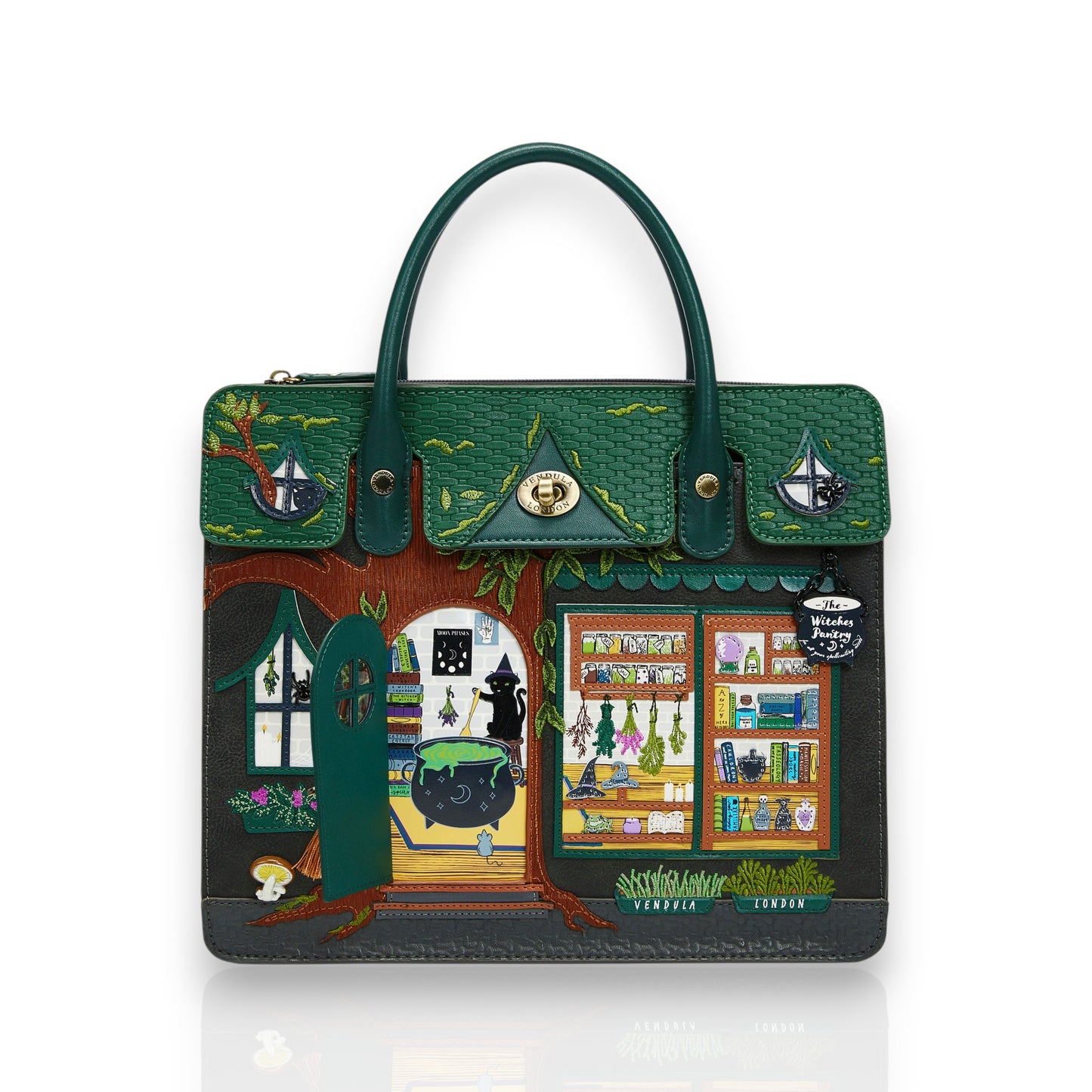 Mochila Harriet the whitches Pantry de Vendula London, de venta en Maldita Rita, con la puerta abierta