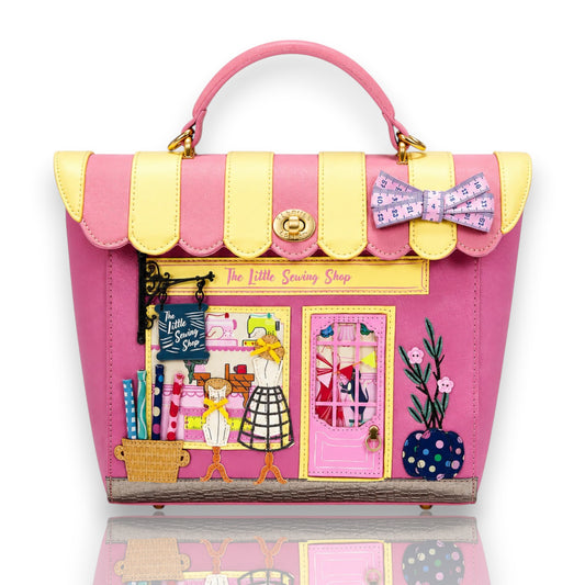 Vendula Sewing shop mochila clásica, mochila rosa de mujer, de Vendula London. Venta en Maldita Rita. Imagen de producto.