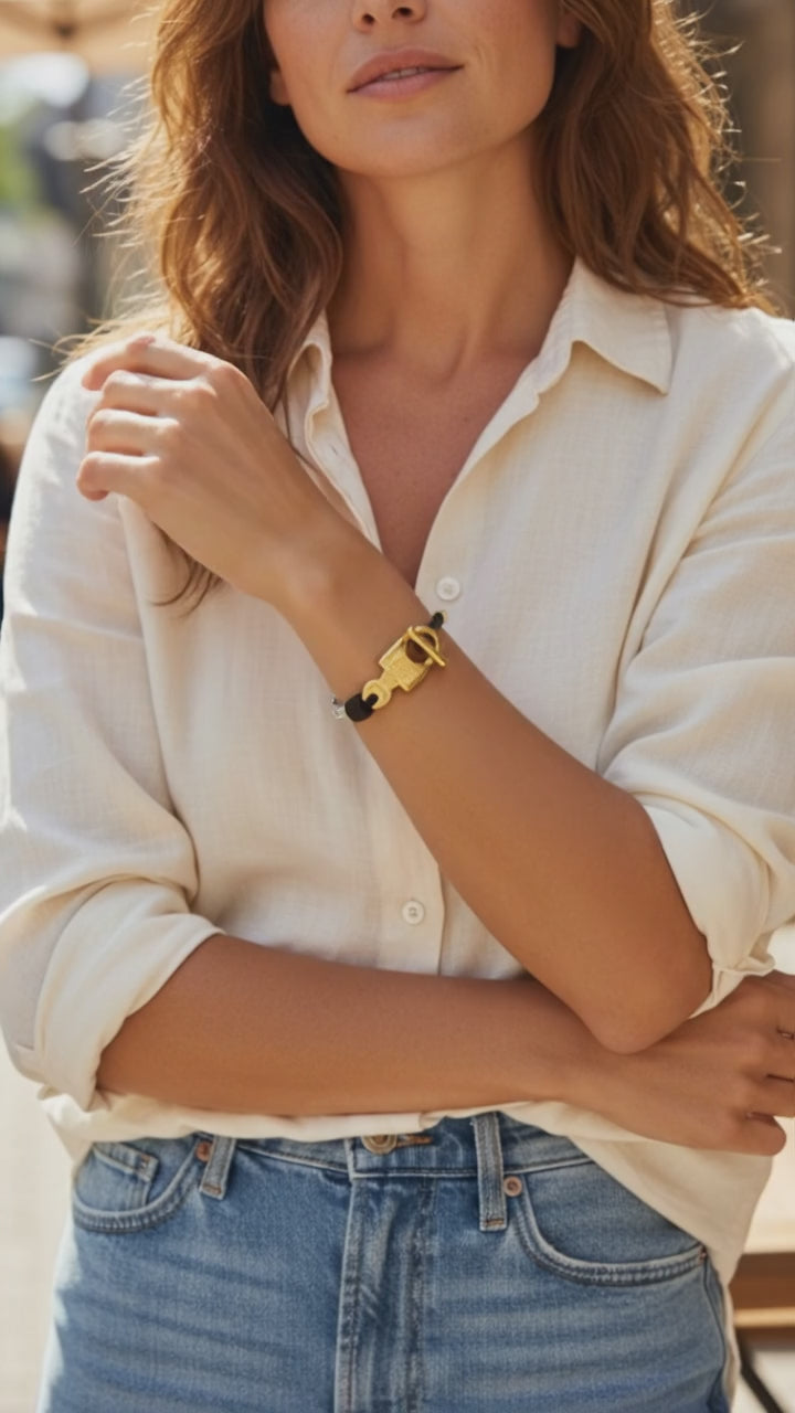 Pulsera Candado Mix de Maldita Rita visto en modelo