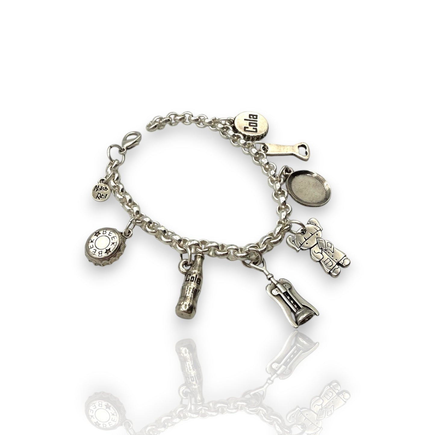 Pulsera Camarera de Maldita Rita, profesionales hostelería, detalle lateral dos