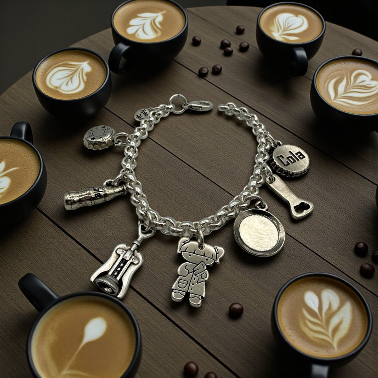 Pulsera Camarera de Maldita Rita, profesionales hostelería, para la camarera que te sirve el desayuno