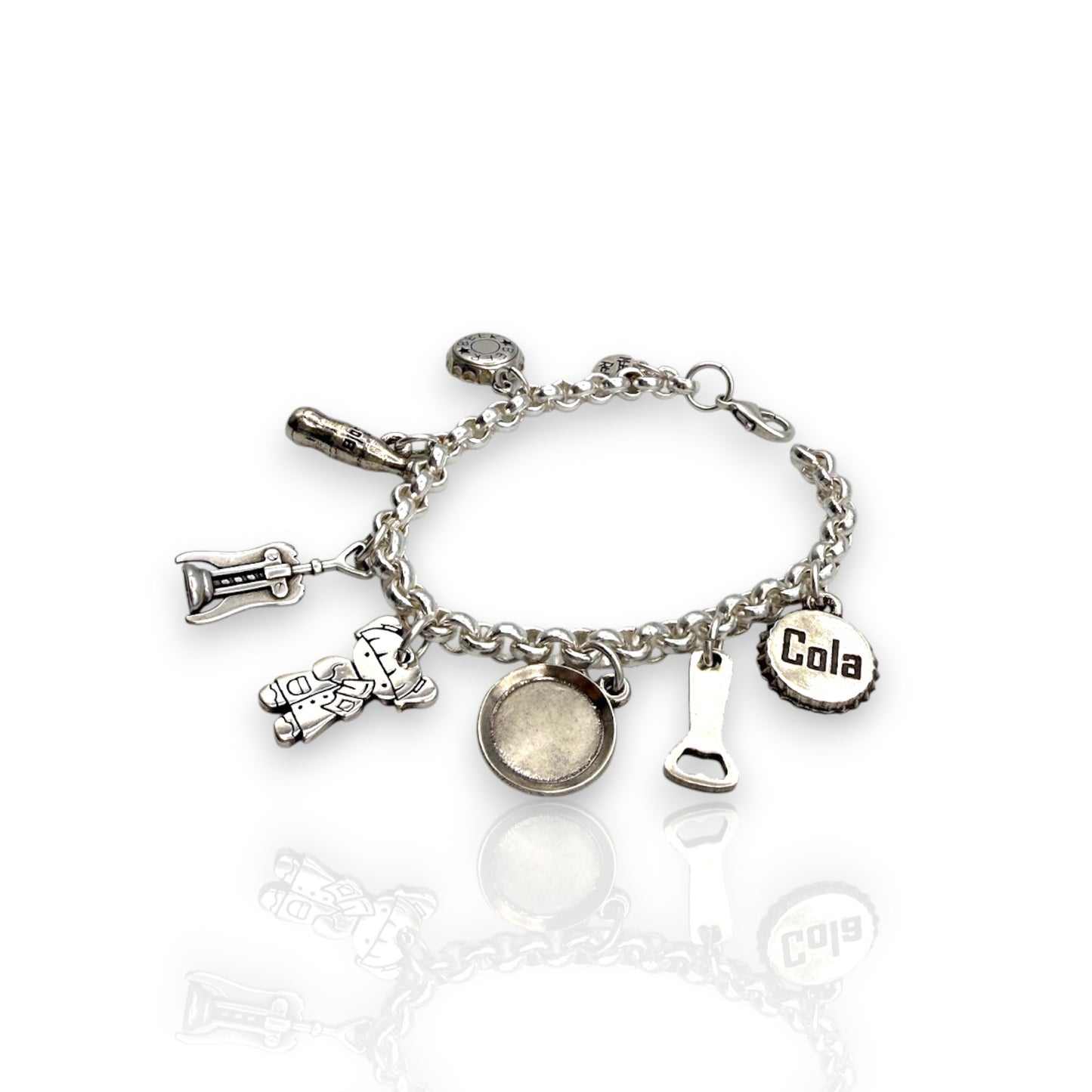 Pulsera Camarera de Maldita Rita, profesionales hostelería, detalle lateral uno