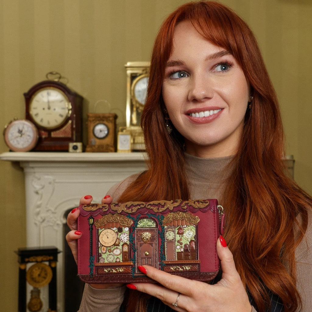 Billetera Tick tock clok con modelo , de la marca Vendula London, venta en Maldita Rita